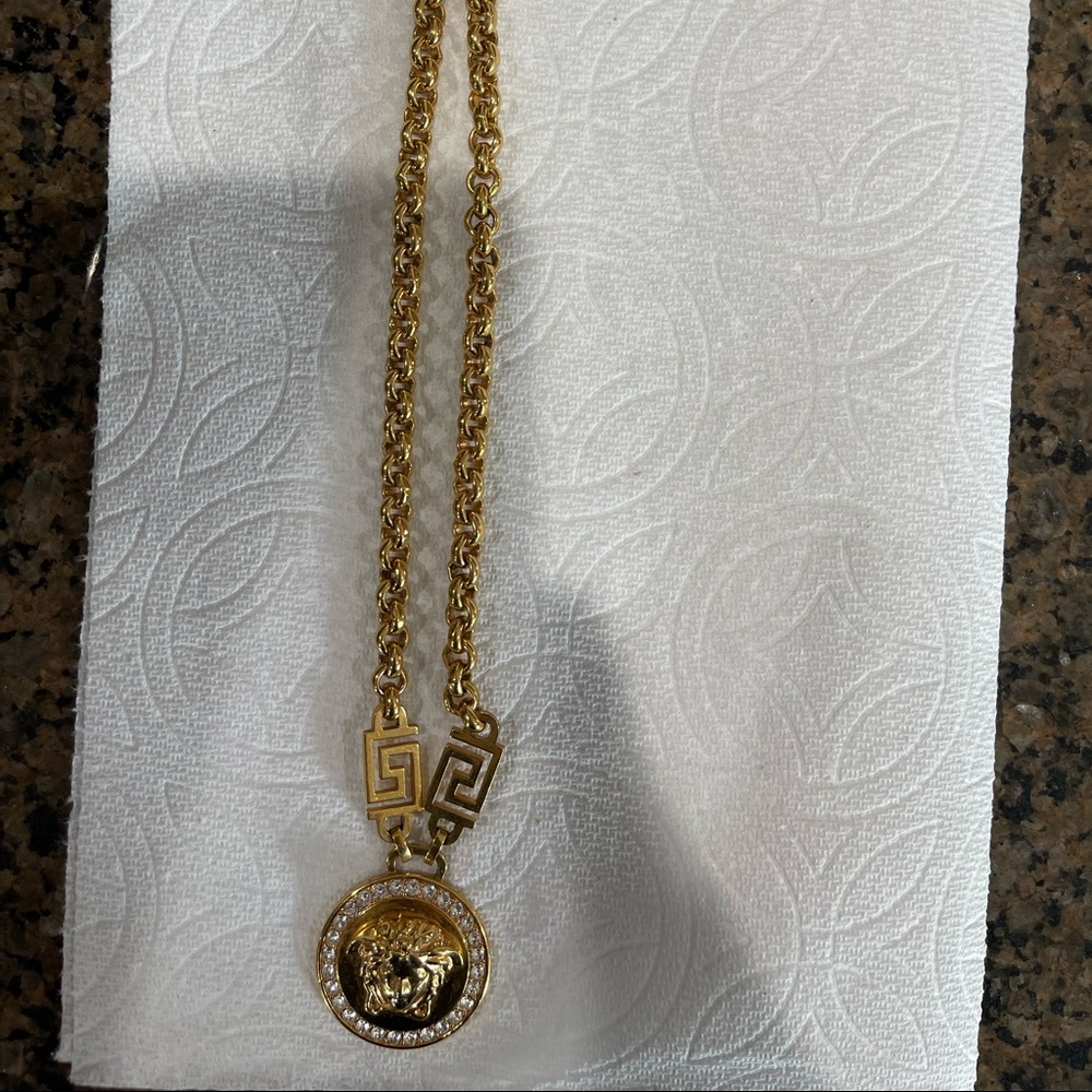 Versace Medusa necklace - Picture 4 of 5
